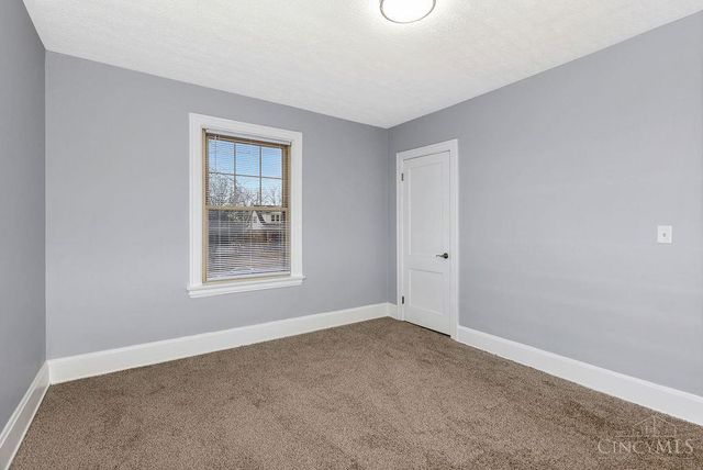 4458 W Eighth Street, Cincinnati, OH 45238