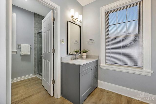 4458 W Eighth Street, Cincinnati, OH 45238