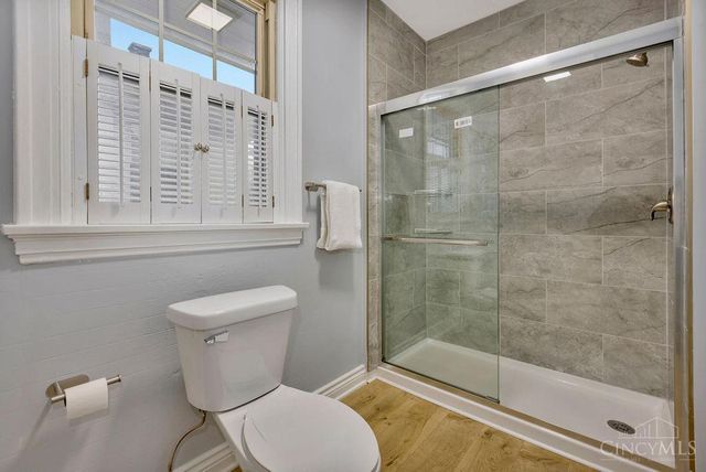 4458 W Eighth Street, Cincinnati, OH 45238