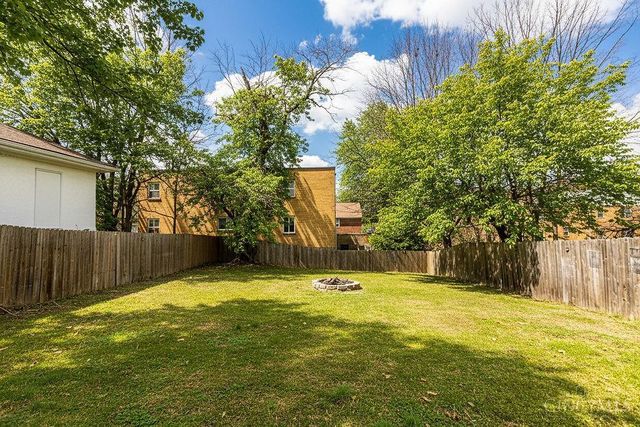 4458 W Eighth Street, Cincinnati, OH 45238