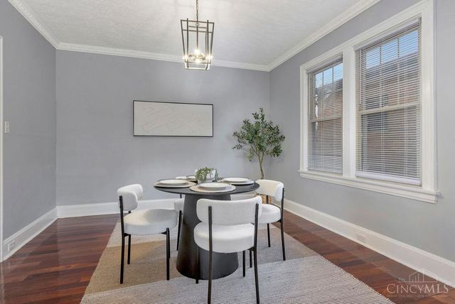 4458 W Eighth Street, Cincinnati, OH 45238