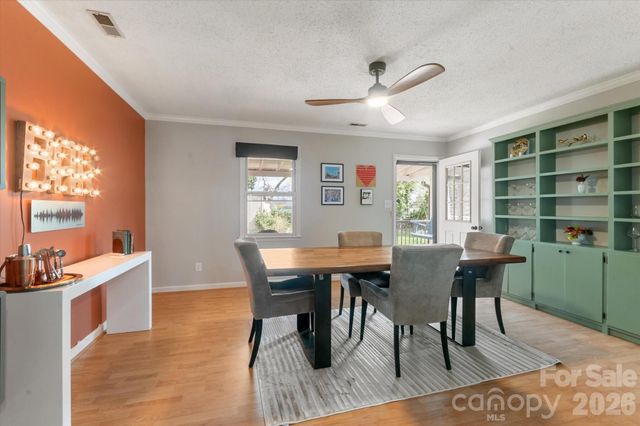 7 Wilshire Drive, Asheville, NC 28806