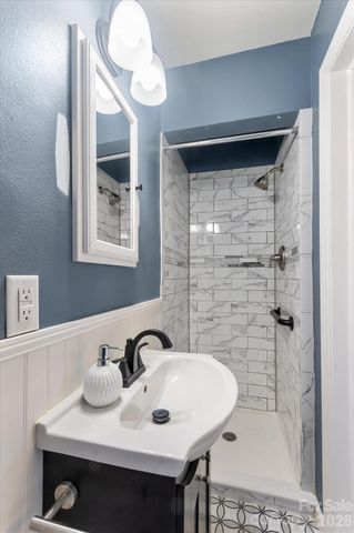 7 Wilshire Drive, Asheville, NC 28806