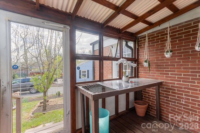 7 Wilshire Drive, Asheville, NC 28806