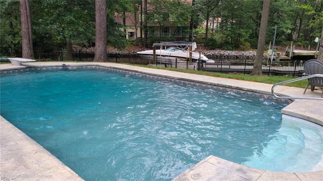 2704 Chester Forest CT, Virginia Beach, VA 23452