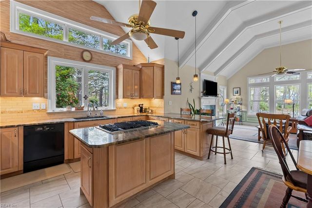 2704 Chester Forest CT, Virginia Beach, VA 23452