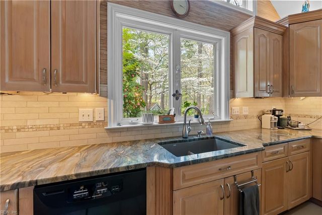 2704 Chester Forest CT, Virginia Beach, VA 23452