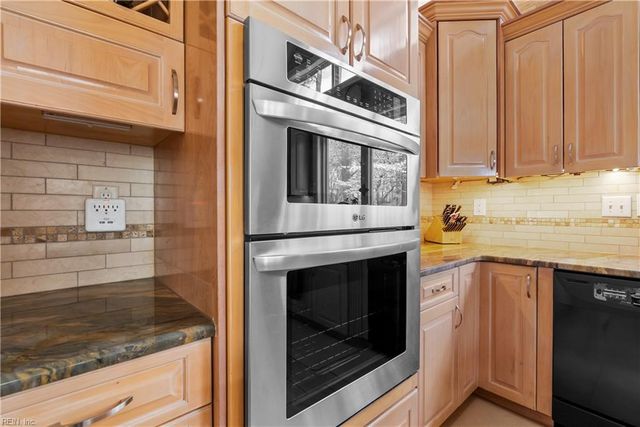 2704 Chester Forest CT, Virginia Beach, VA 23452