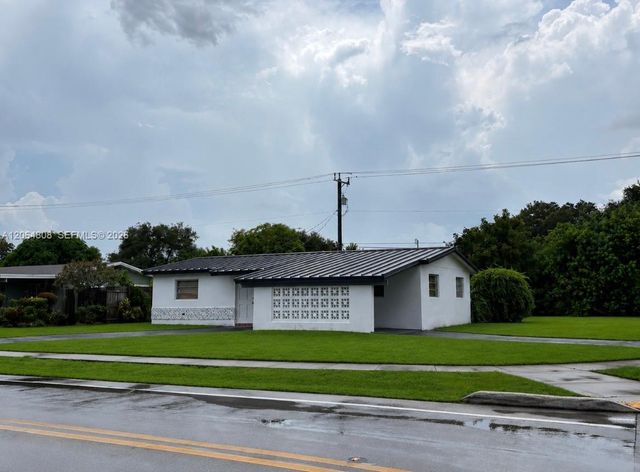 2581 NW 47th Avenue -, Lauderhill, FL 33313