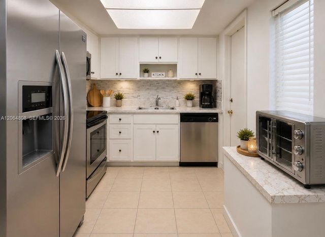 2581 NW 47th Avenue -, Lauderhill, FL 33313