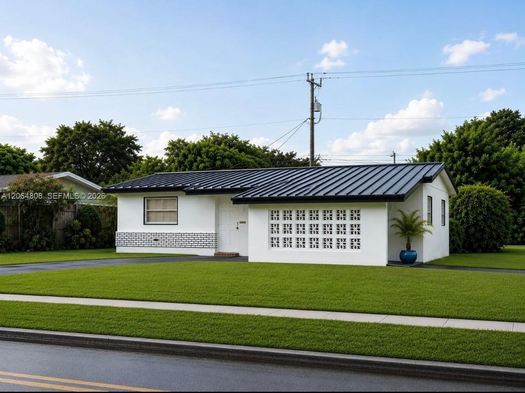 2581 NW 47th Avenue -, Lauderhill, FL 33313