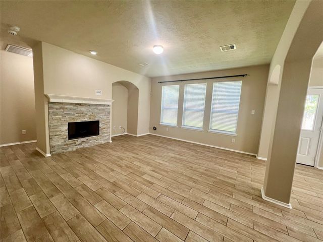 1134 Gem Stone Court, Baytown, TX 77521