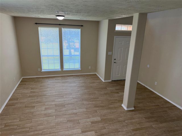 1134 Gem Stone Court, Baytown, TX 77521