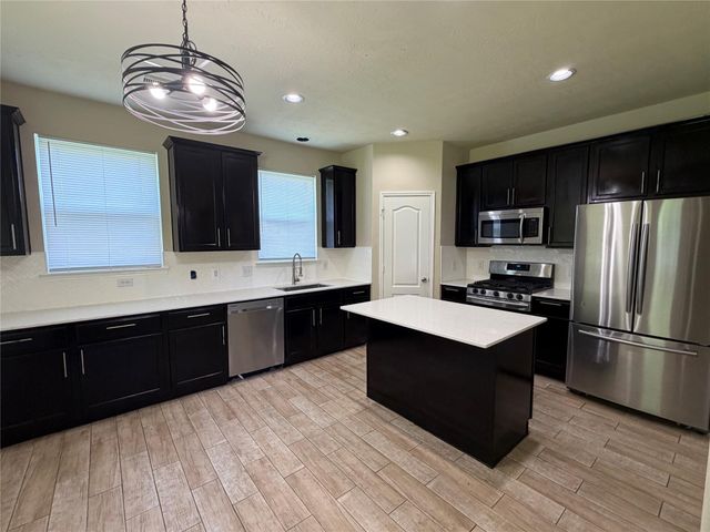 1134 Gem Stone Court, Baytown, TX 77521