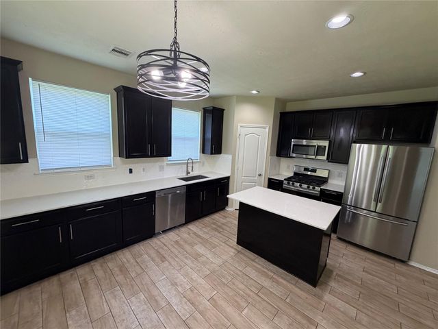 1134 Gem Stone Court, Baytown, TX 77521