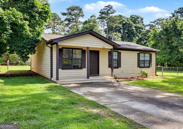 1252 Labelle Street, Jonesboro, GA 30238