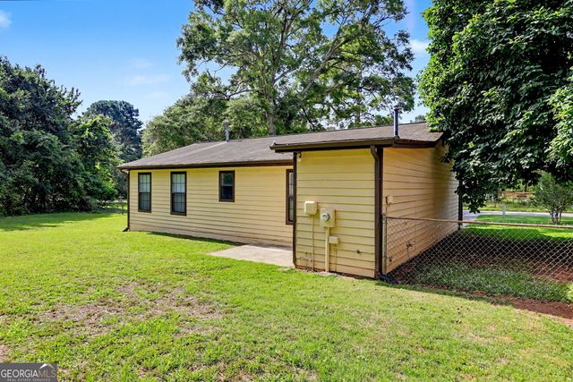1252 Labelle Street, Jonesboro, GA 30238