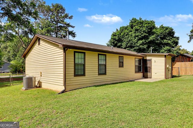 1252 Labelle Street, Jonesboro, GA 30238