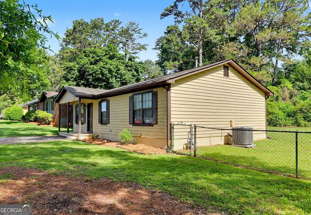 1252 Labelle Street, Jonesboro, GA 30238