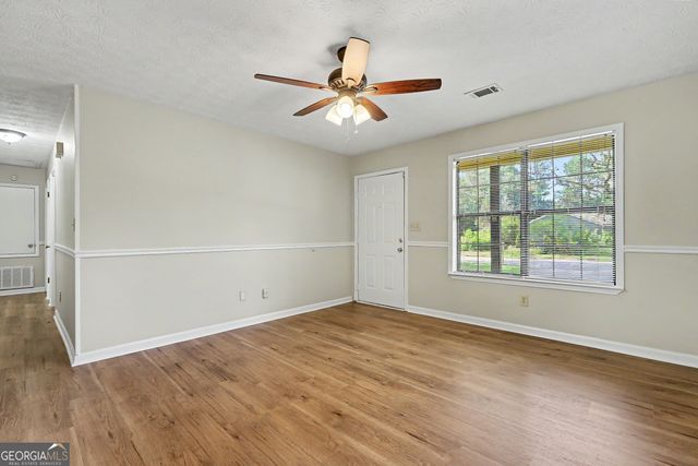1252 Labelle Street, Jonesboro, GA 30238