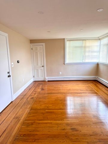 143 Pidge Avenue 3, Pawtucket, RI 02860