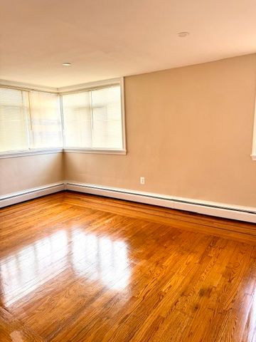 143 Pidge Avenue 3, Pawtucket, RI 02860
