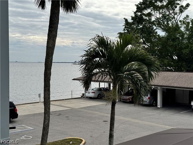 3490 N Key DR 203, North Fort Myers, FL 33903