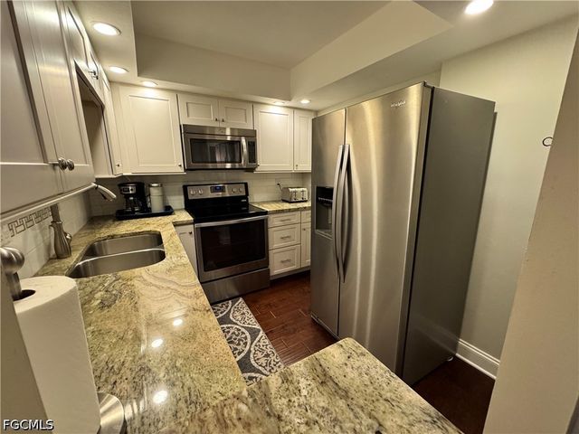 3490 N Key DR 203, North Fort Myers, FL 33903