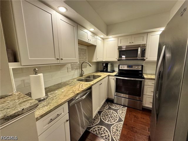 3490 N Key DR 203, North Fort Myers, FL 33903