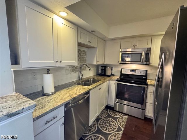 3490 N Key DR 203, North Fort Myers, FL 33903