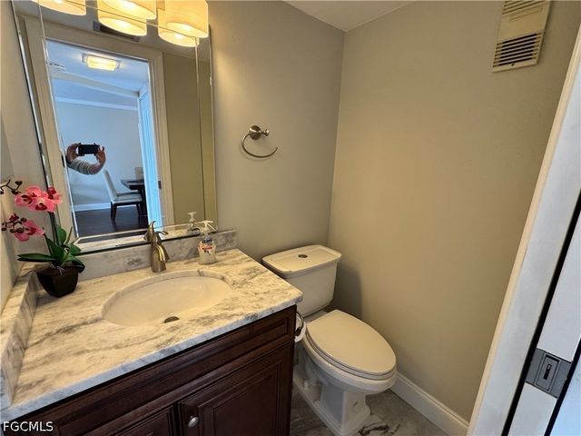 3490 N Key DR 203, North Fort Myers, FL 33903