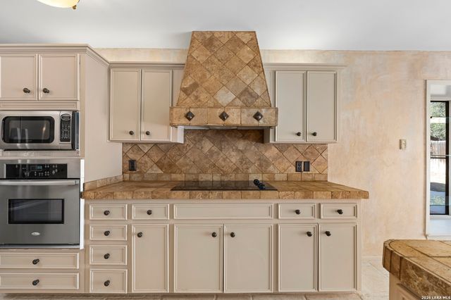 3227 Old Blue Ridge, San Antonio, TX 78230