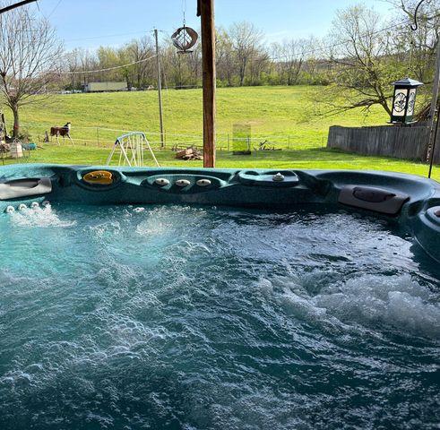 1100 Keene Road, Nicholasville, KY 40356