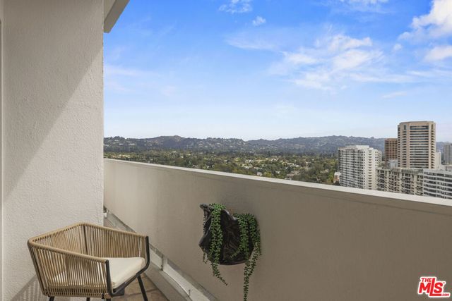 10701 Wilshire Boulevard 2202, Los Angeles, CA 90024
