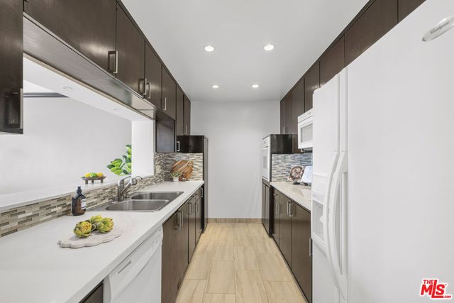 10701 Wilshire Boulevard 2202, Los Angeles, CA 90024
