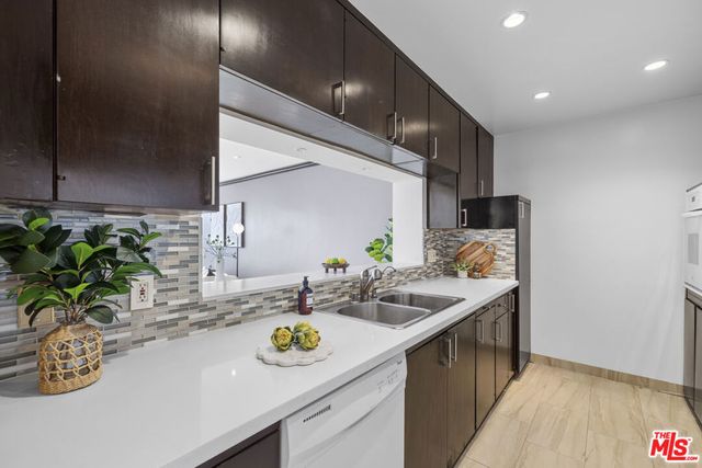 10701 Wilshire Boulevard 2202, Los Angeles, CA 90024