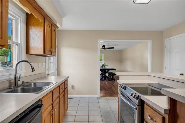 2072 McMahan Hollow Rd, Pleasant View, TN 37146