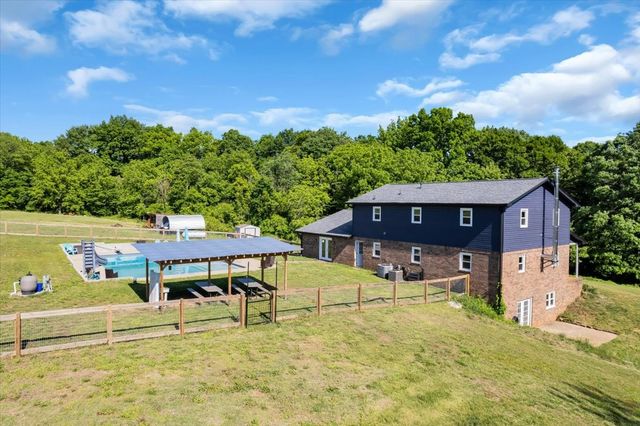 2072 McMahan Hollow Rd, Pleasant View, TN 37146