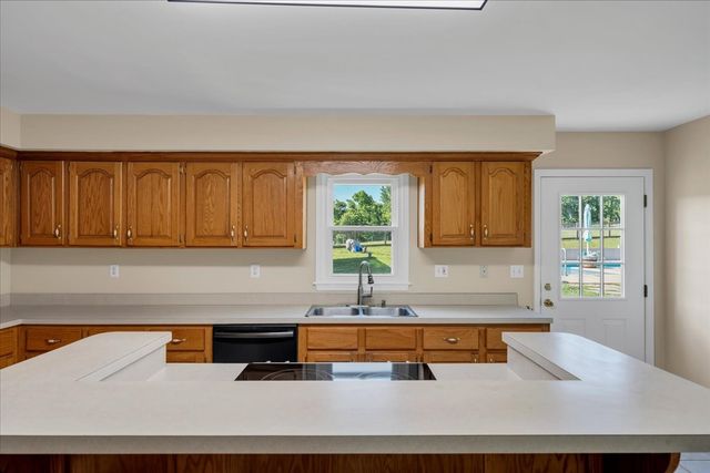2072 McMahan Hollow Rd, Pleasant View, TN 37146