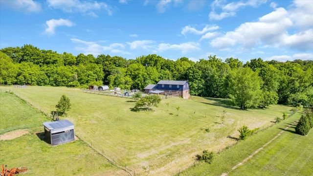 2072 McMahan Hollow Rd, Pleasant View, TN 37146