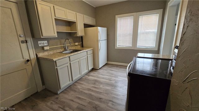 5240 State Road, Parma, OH 44134