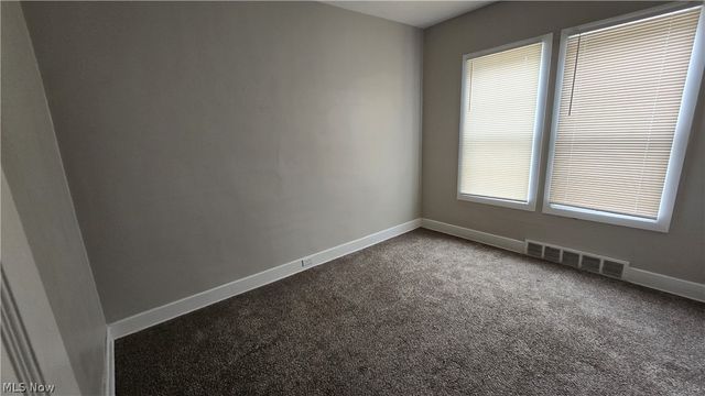 5240 State Road, Parma, OH 44134
