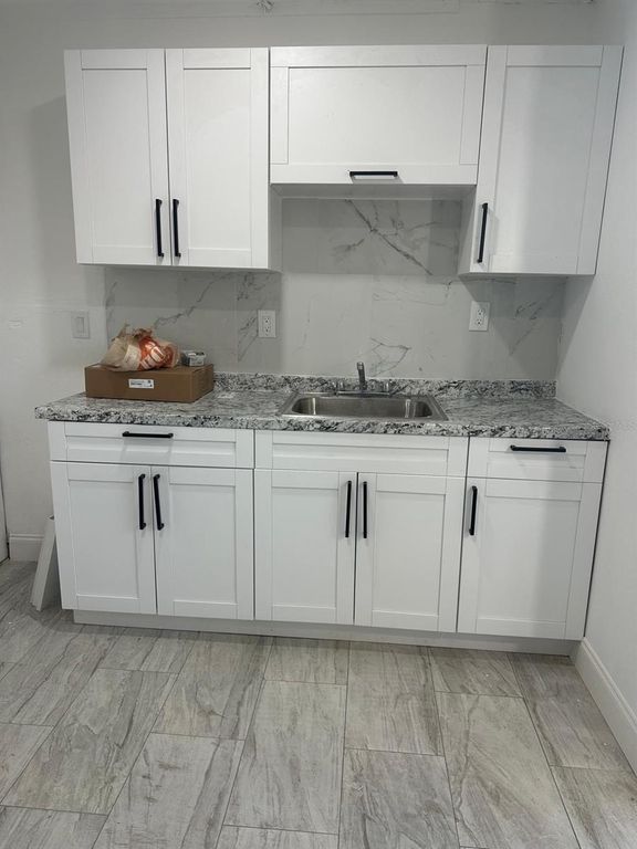 Image 7 of property listing at 7035 SANDALWOOD DRIVE, Port Richey, FL 34668