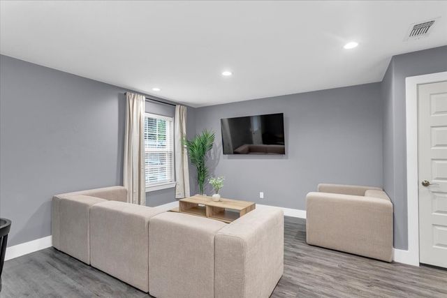 312 E Day Street, Denison, TX 75021