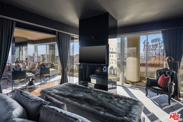 6250 Hollywood Boulevard 14H, Los Angeles, CA 90028