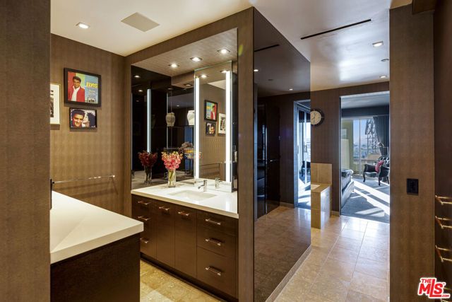 6250 Hollywood Boulevard 14H, Los Angeles, CA 90028