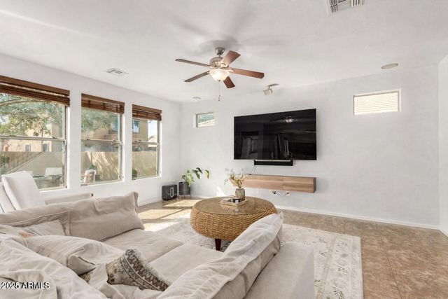 4083 E CHERRY HILLS Drive, Chandler, AZ 85249