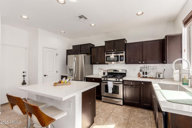 4083 E CHERRY HILLS Drive, Chandler, AZ 85249