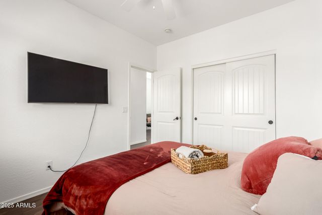 4083 E CHERRY HILLS Drive, Chandler, AZ 85249