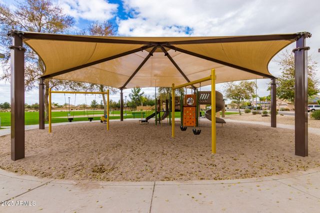 4083 E CHERRY HILLS Drive, Chandler, AZ 85249